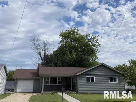 516 N Maple St, Mount Sterling, IL 62353