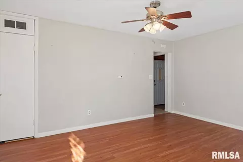 47 Lilac Ln, Springfield, IL 62702 photo 4