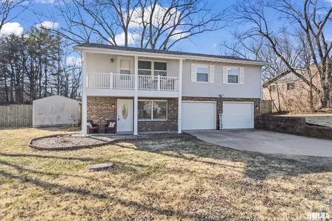 425 Pakey Rd, Springfield, IL 62712