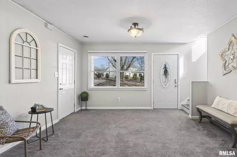 425 Pakey Rd, Springfield, IL 62712 photo 5