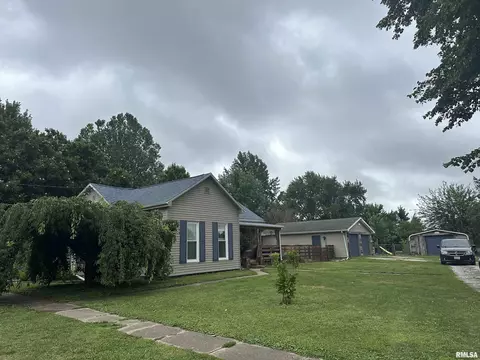 210 E 1st St, Versailles, IL 62378