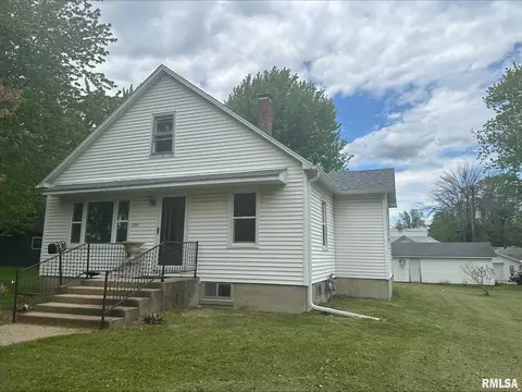 227 W North St, Mount Sterling, IL 62353
