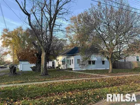 212 E Union St, Mount Sterling, IL 62353
