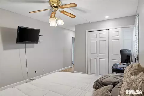 Bedroom - 136 Pinehurst Dr, Springfield, IL 62704 photo 3 of 6