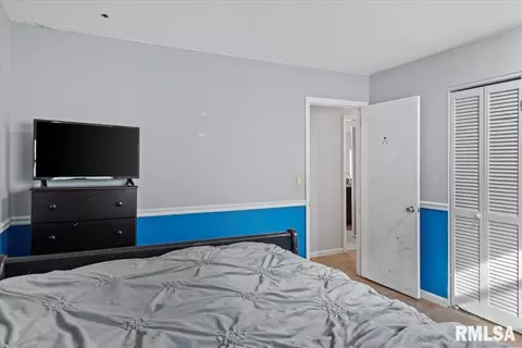 Bedroom - 136 Pinehurst Dr, Springfield, IL 62704 photo 5 of 6