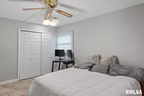 Bedroom - 136 Pinehurst Dr, Springfield, IL 62704 photo 2 of 6