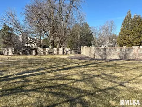 801 Coventry Pt, Springfield, IL 62702 photo 1