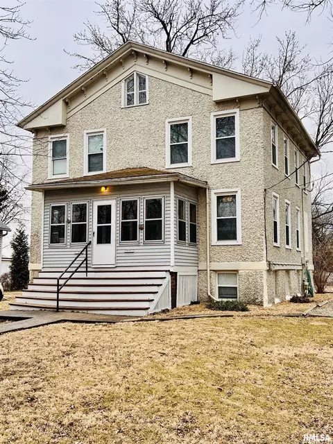 806-810 E Berrien St, Galesburg, IL 61401