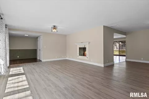 2031 Briarcliff Dr, Springfield, IL 62704 photo 7