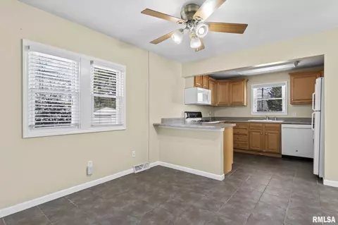 3300 S 4th St, Springfield, IL 62703 photo 10