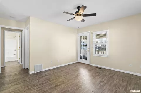 3300 S 4th St, Springfield, IL 62703 photo 9
