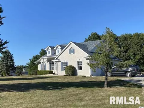 923 1005 N Ave, Mount Sterling, IL 62353