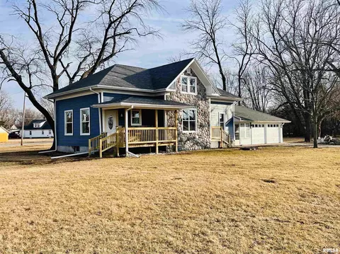 108 S Main St, Wataga, IL 61488