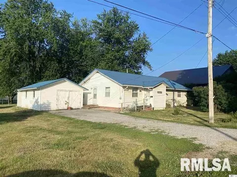 116 E Railroad St, Mount Sterling, IL 62353