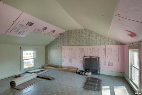 Bedroom - 208 E South St, Mendon, IL 62351 photo 8 of 8