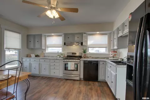 Kitchen - 208 E South St, Mendon, IL 62351 photo 1 of 3