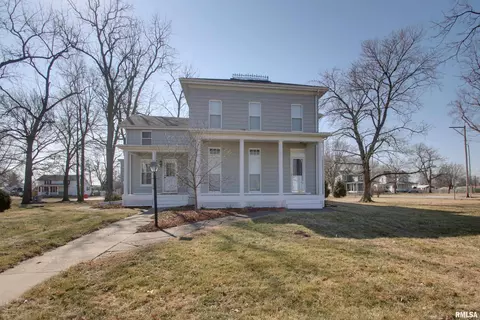 208 E South St, Mendon, IL 62351