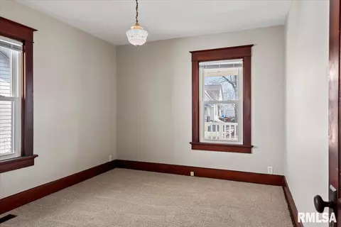 2147 S 10th St, Springfield, IL 62703 photo 12