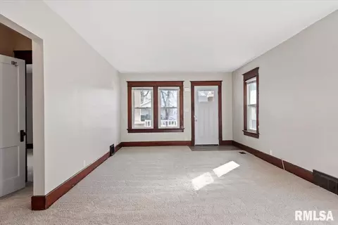 2147 S 10th St, Springfield, IL 62703 photo 7
