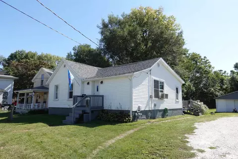 642 E South St, Galesburg, IL 61401