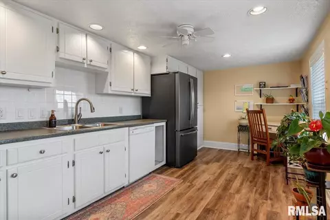 Kitchen - 2962 Winch Rd, Springfield, IL 62707 photo 1 of 1