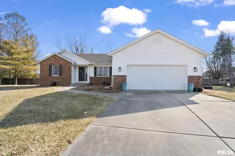 5200 Turnstone Rd, Springfield, IL 62711