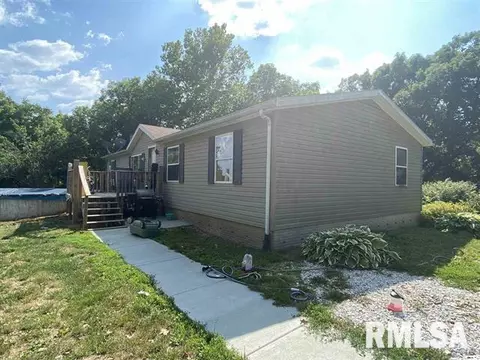 4864 Independence Rd, Frederick, IL 62639