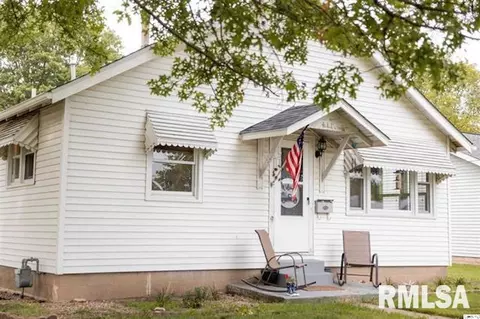 411 W Main St, Mount Sterling, IL 62353