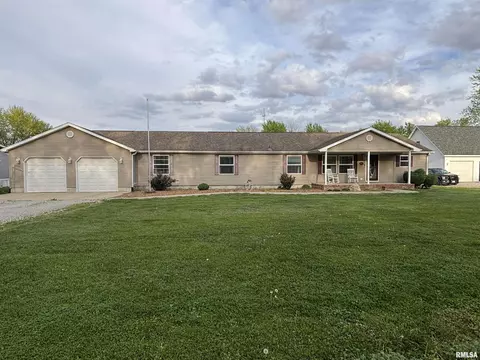 506 N Perrine St, Morrisonville, IL 62546