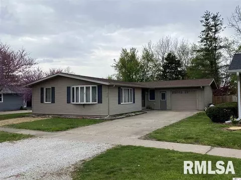 116 E South St, Mount Sterling, IL 62353