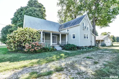 310 W North St, Morrisonville, IL 62546