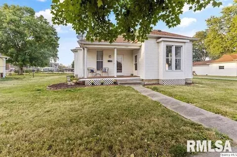 109 E Union St, Mount Sterling, IL 62353