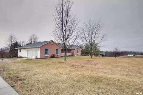 8726 State St, Quincy, IL 62305