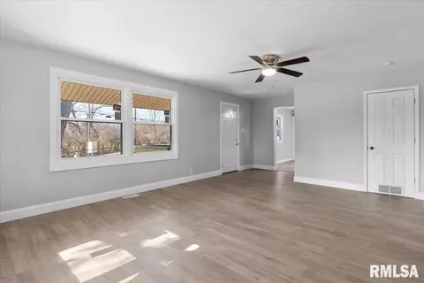 Living - 2606 Fox Bridge Rd, Springfield, IL 62703 photo 2 of 3