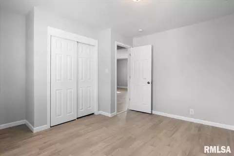 Bedroom - 2606 Fox Bridge Rd, Springfield, IL 62703 photo 2 of 5