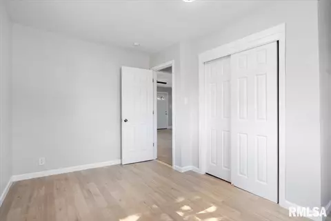 Bedroom - 2606 Fox Bridge Rd, Springfield, IL 62703 photo 4 of 5