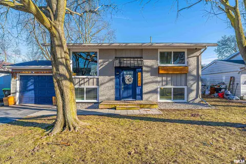 1710 N Kankakee St, Lincoln, IL 62656