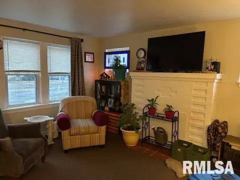 1611 W Monroe, Springfield, IL 62704 photo 4