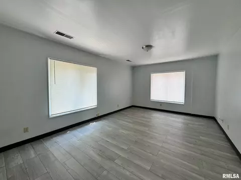 619 S Walnut St, Springfield, IL 62704 photo 11