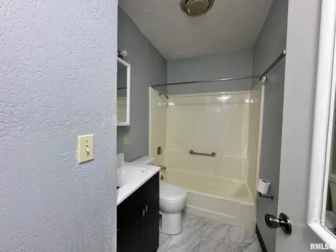 619 S Walnut St, Springfield, IL 62704 photo 12