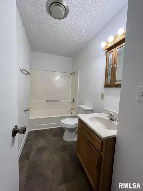 619 S Walnut St, Springfield, IL 62704 photo 21