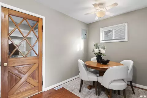 Dining - 1104 Johnson Ln, Springfield, IL 62702 photo 2 of 3