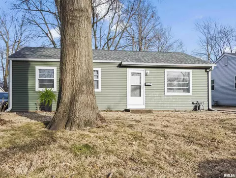Exterior - 1104 Johnson Ln, Springfield, IL 62702 photo 5 of 20