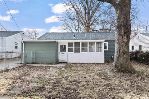 Exterior - 1104 Johnson Ln, Springfield, IL 62702 photo 18 of 20