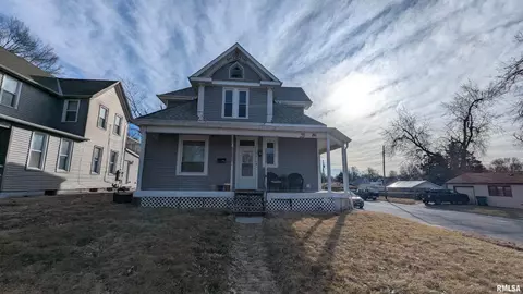 741 S 16th St, Quincy, IL 62301