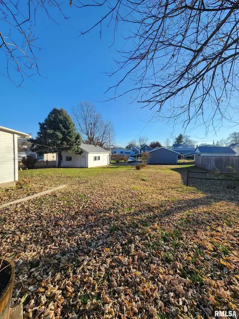 2512 Cedar St, Quincy, IL 62301 photo 8