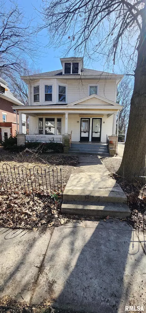 814 W Edwards St, Springfield, IL 62704 photo 2