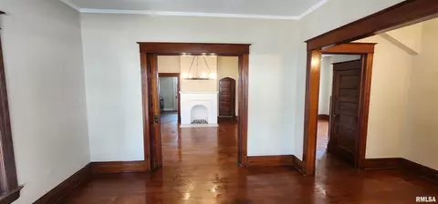 814 W Edwards St, Springfield, IL 62704 photo 9