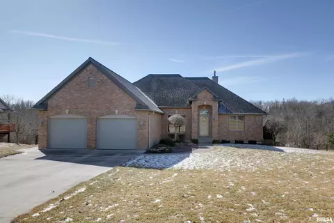 6414 N Stone Ridge Dr, Quincy, IL 62305