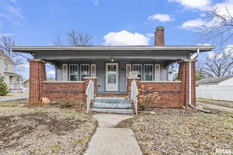 208 S Main St, Athens, IL 62613